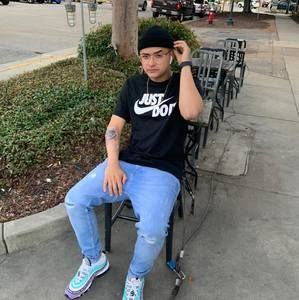 Meet your Posher, Luis